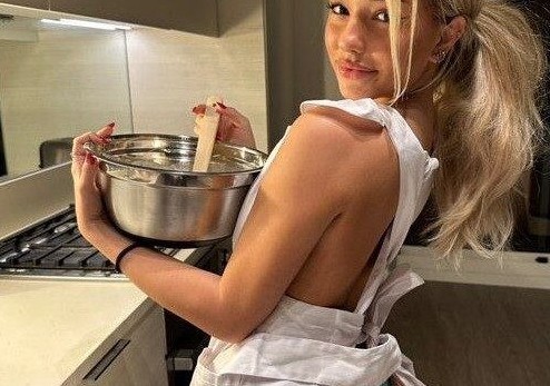 Breckie Hill Onlyfans Leak Nude Big Ass In Kitchen Sexmoza Free