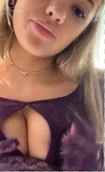 Breckie Hill Squeezing Her Cute Titties Onlyfans
