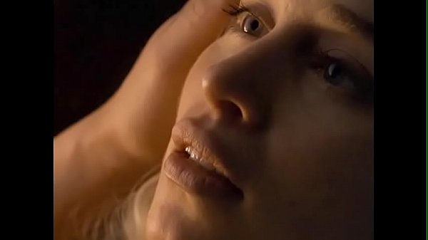 CelebrityING.com – Emilia Clarke Sex Scenes In Game Of Thrones