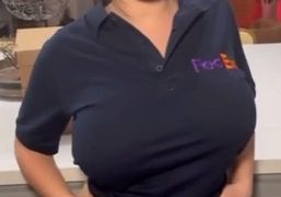 Salarrea Delivery girl onlyfans sextape